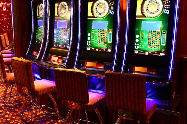 agen nalo mobile app interface showing live dealer tables and sportsbook markets